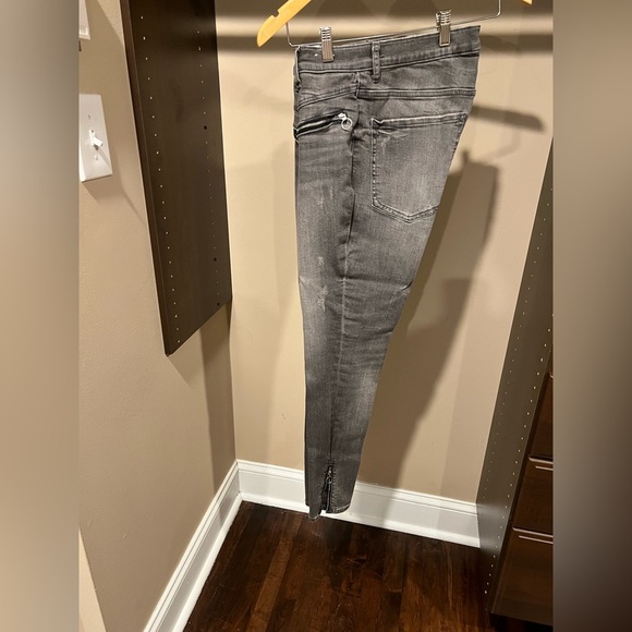 Express Gray Skinny Jeans with Vintage-Inspired Style - Picture 2 of 7